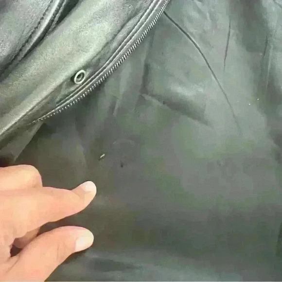 HOLT RENFREW BLACK LEATJER WINTER COAT FOR MEN SIZE M/L - Picture 6 of 16